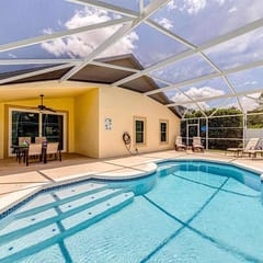 Beautiful Established Villa Gleneagles Drive