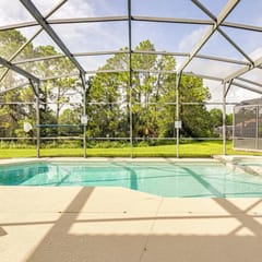 Stylish and newly renovated 6 bedroom home. 5 star
