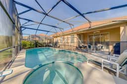 Beautiful 4 Bedroom pool home in gated community - Image 4