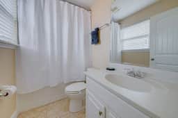Spacious Pool Home Near Disney, Great Amenities - Image 5