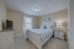 Spacious Pool Home Near Disney, Great Amenities - Image 4