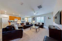 Beautiful large home, conservation views, 5 beds - Image 2