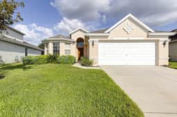 Bright and spacious private pool home near Disney