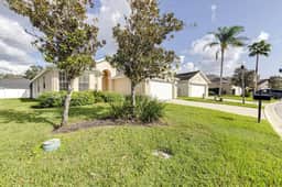 Bright and spacious private pool home near Disney