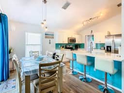 Great location for Orlando parks - 4 bed - Image 2