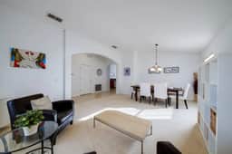 3 bedroom South facing home sleeps 8 - Image 2