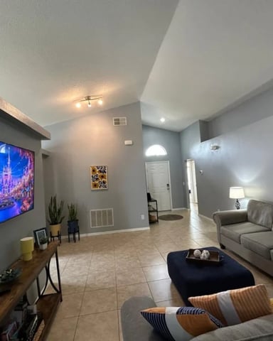 Close to Theme Parks and Attractions