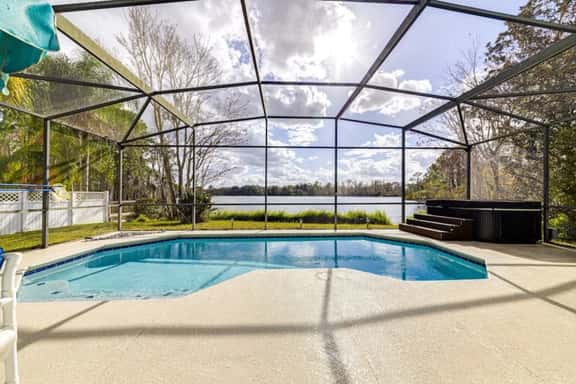 Beautiful Lake View Pool House Brand new Hot Tub - Image 1