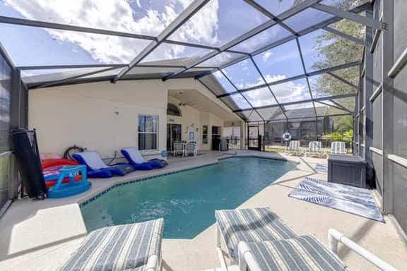 Top Rated & Stylish 4 bed home, gated neighborhood - Image 1