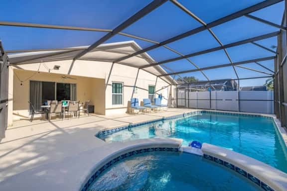 South facing Villa, Pool, spa and Games room! - Image 1