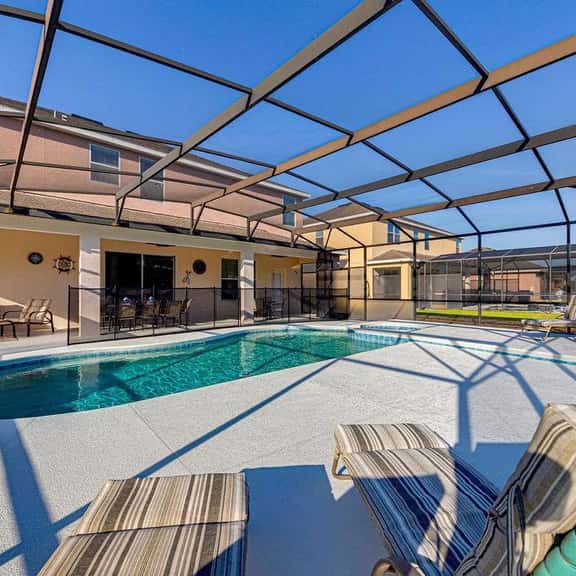 Beautiful large home, conservation views, 5 beds - Image 1
