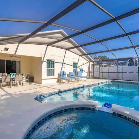 South facing Villa, Pool, spa and Games room! - Image 1