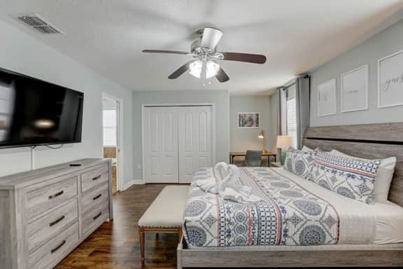 Wonderful 6 bed 6 bath pool home - Image 4