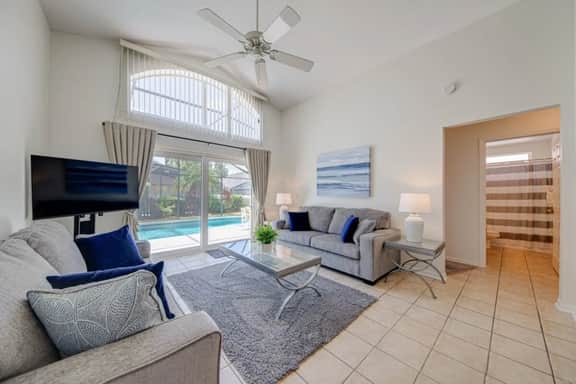 5 Bedroom villa with private pool and grill - Image 2