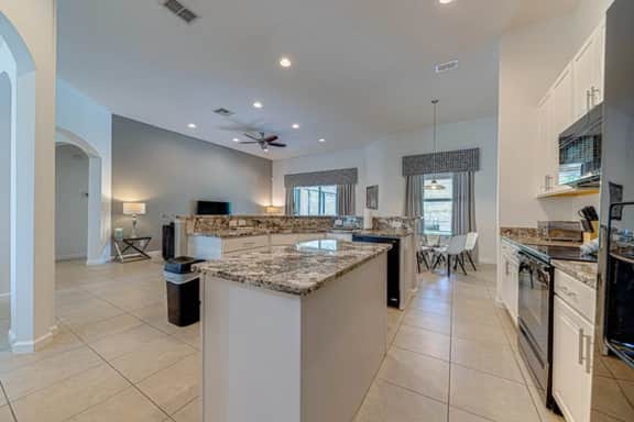 5 bed home on gated Solterra resort - Image 4