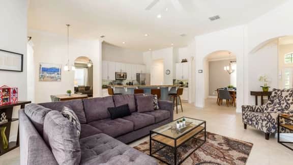 Beautiful, Modern 5 bed, 4 bath single Storey - Image 2