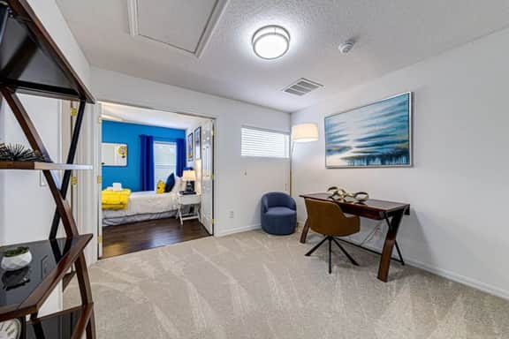 Stylish and newly renovated 6 bedroom home. 5 star - Image 4