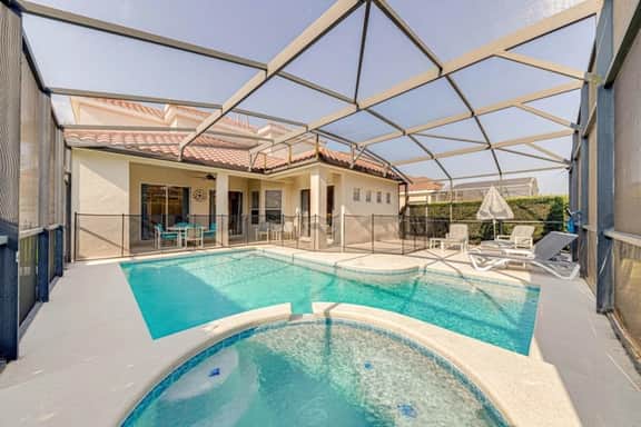 Beautiful And Peaceful 5 B/Room Home Private Pool