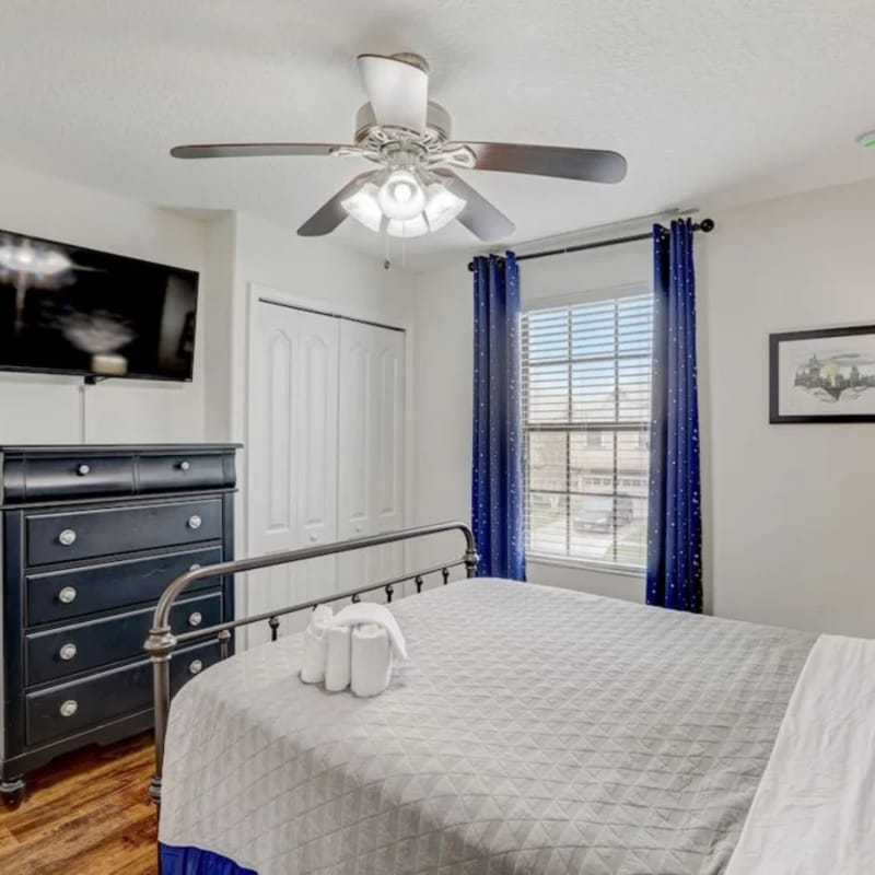 Wonderful 6 bed 6 bath pool home