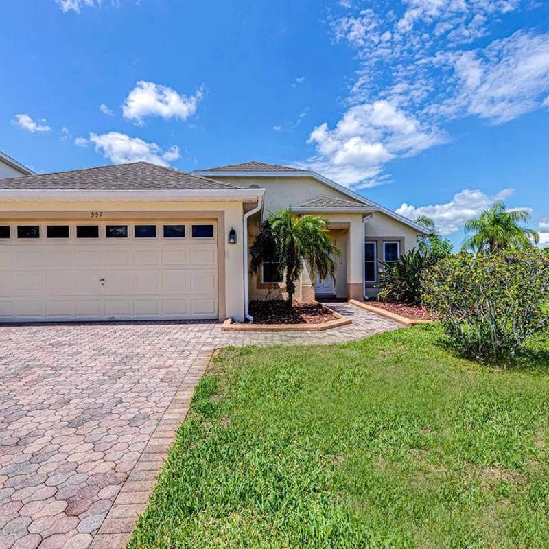 Beautiful Established Villa Gleneagles Drive