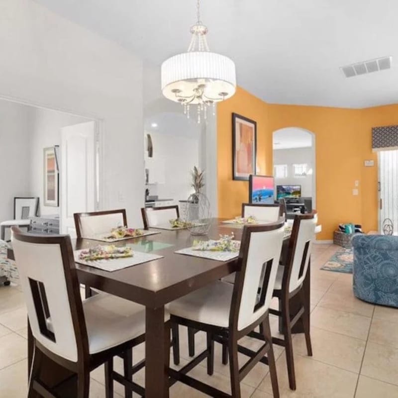 South Facing 6 bedroom private pool home