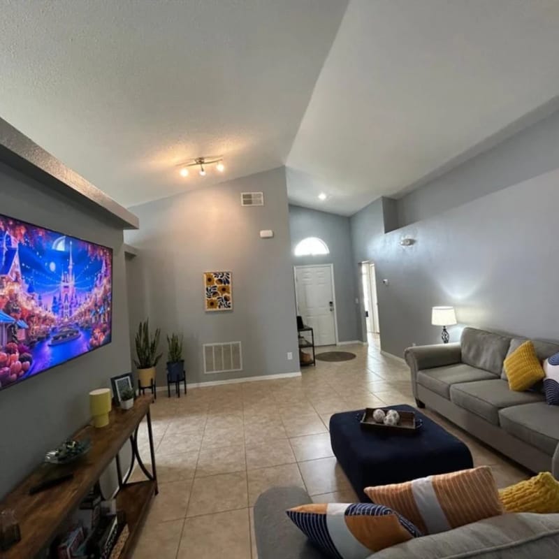 Newly listed - Modern & family friendly sleeps 9