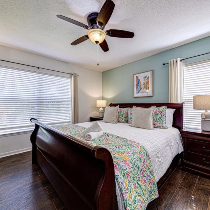 Stylish and newly renovated 6 bedroom home. 5 star
